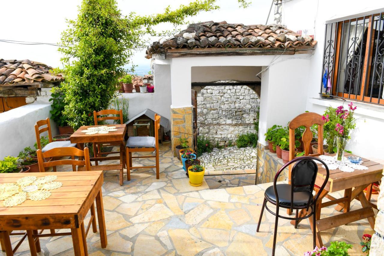 Guest House Luli Berat Exterior photo
