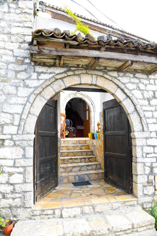 Guest House Luli Berat Exterior photo