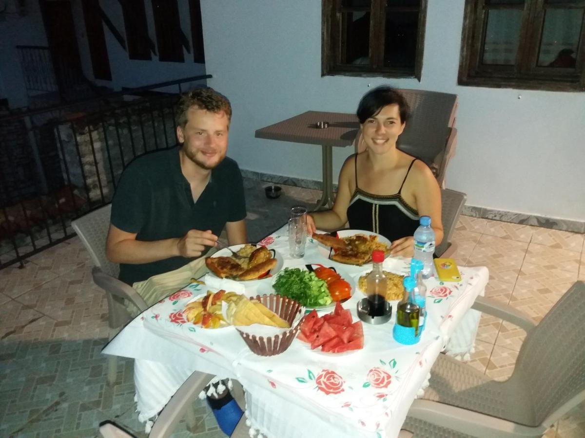 Guest House Luli Berat Exterior photo