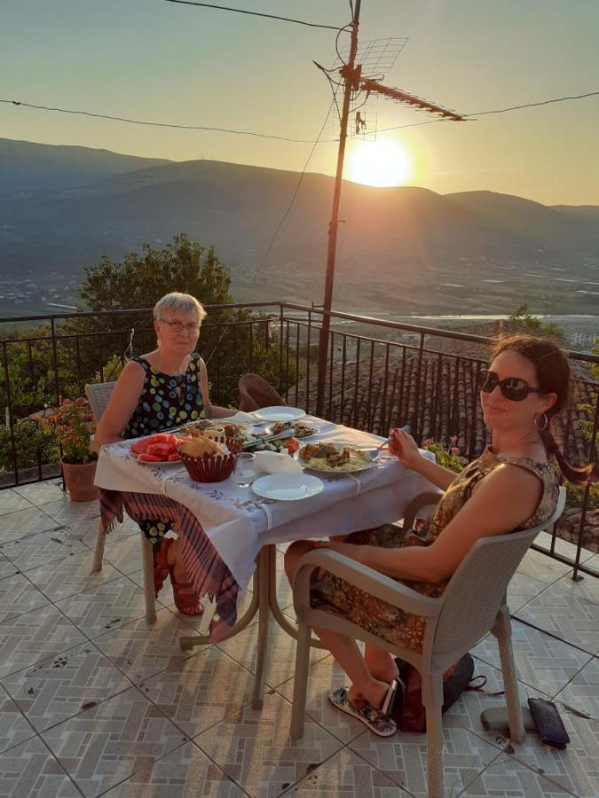 Guest House Luli Berat Exterior photo