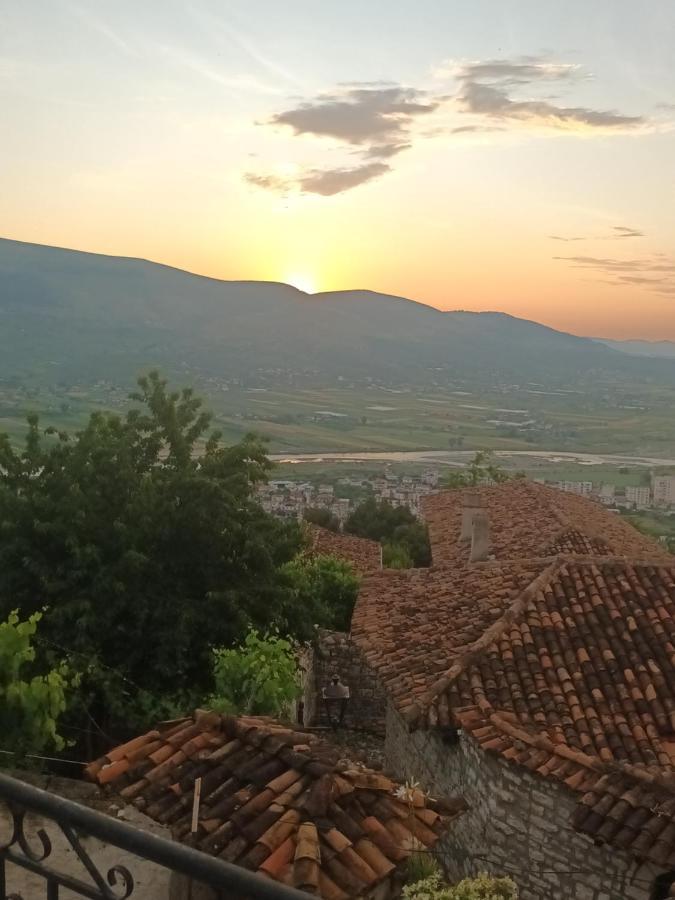 Guest House Luli Berat Exterior photo