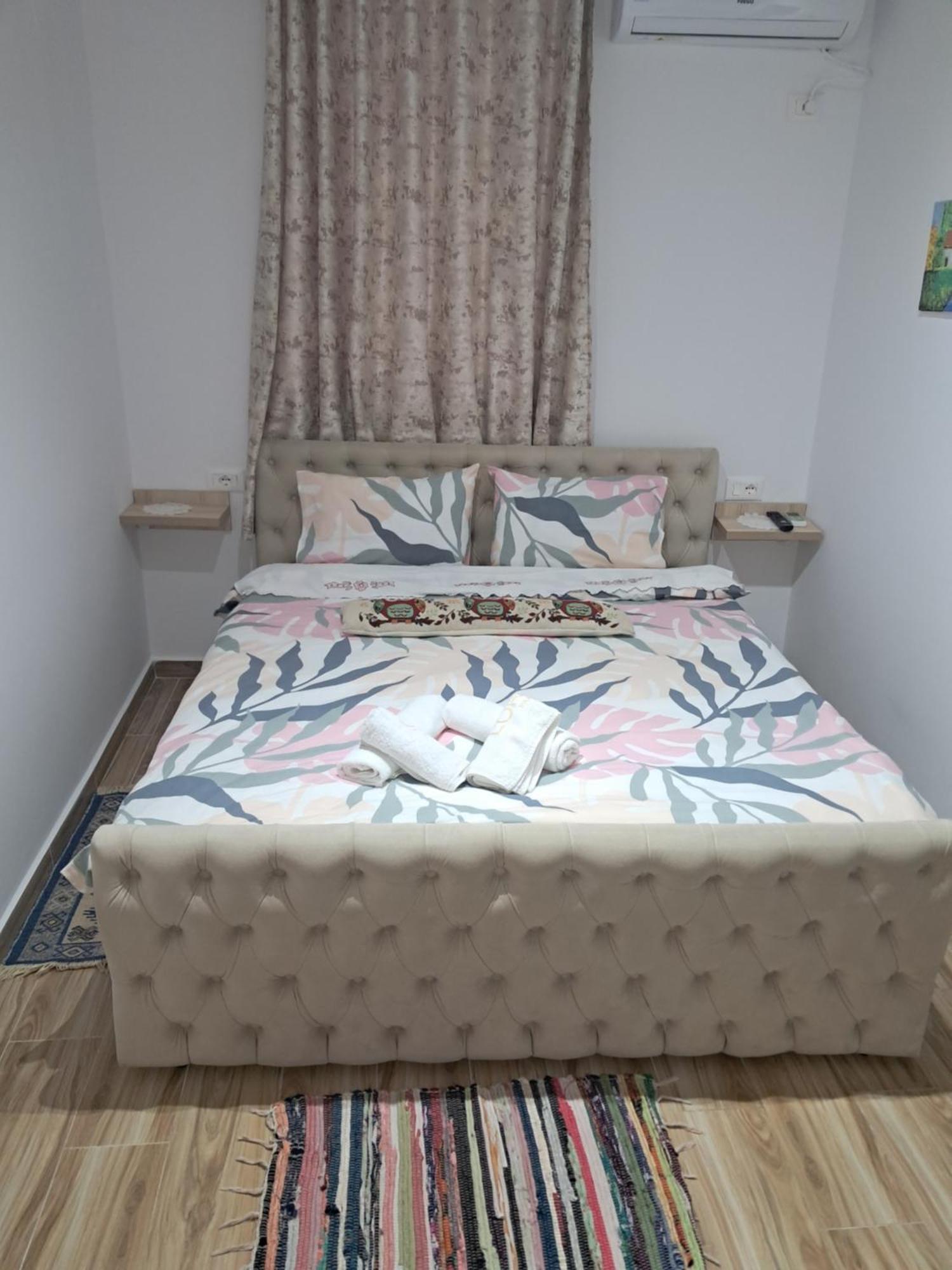 Guest House Luli Berat Exterior photo